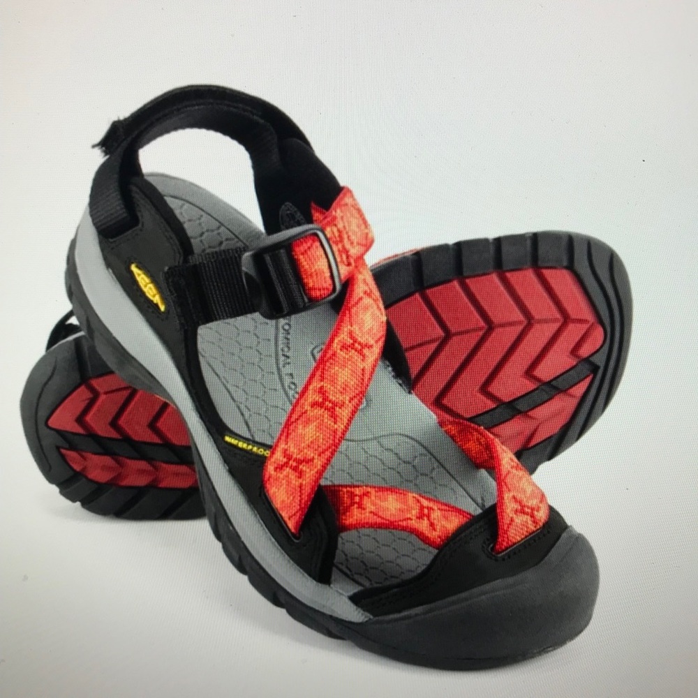 KEEN Women’s Zerraport - Carnelian/Cayenne Sandals